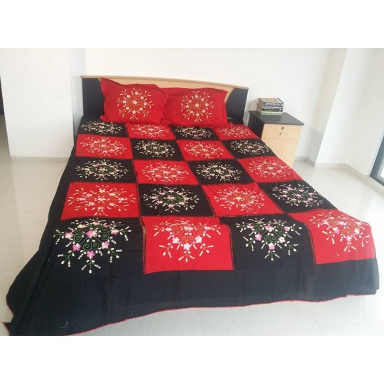 High quality hand made Applique / crochet bed sheet with 2 pillow cover