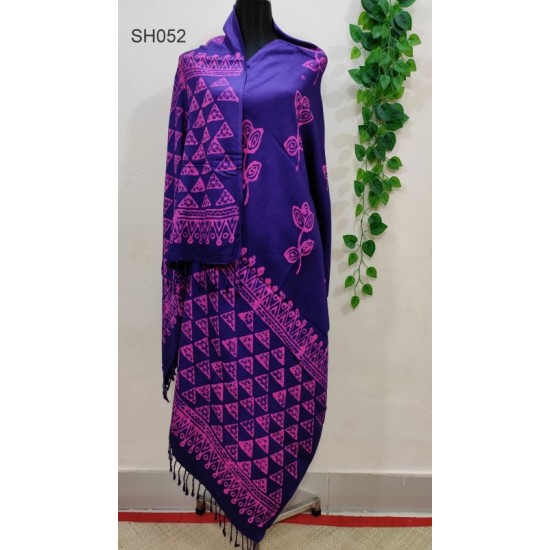 Fashionable Aarong Batik shawl