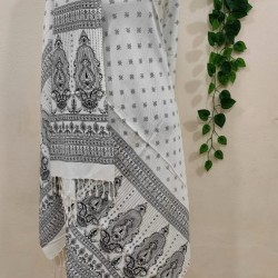 Fashionable Aarong Viscose Screen Print shawl