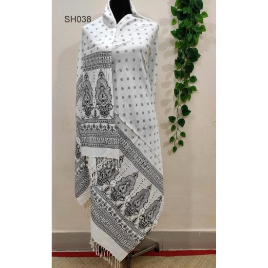 Fashionable Aarong Viscose Screen Print shawl