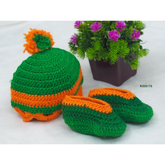 Crochet baby hat and shoe set