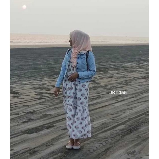 Fashionable Denim Jacket For Women