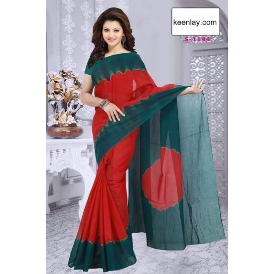 বিজয়ের দিনে বাটিক শাড়ি
